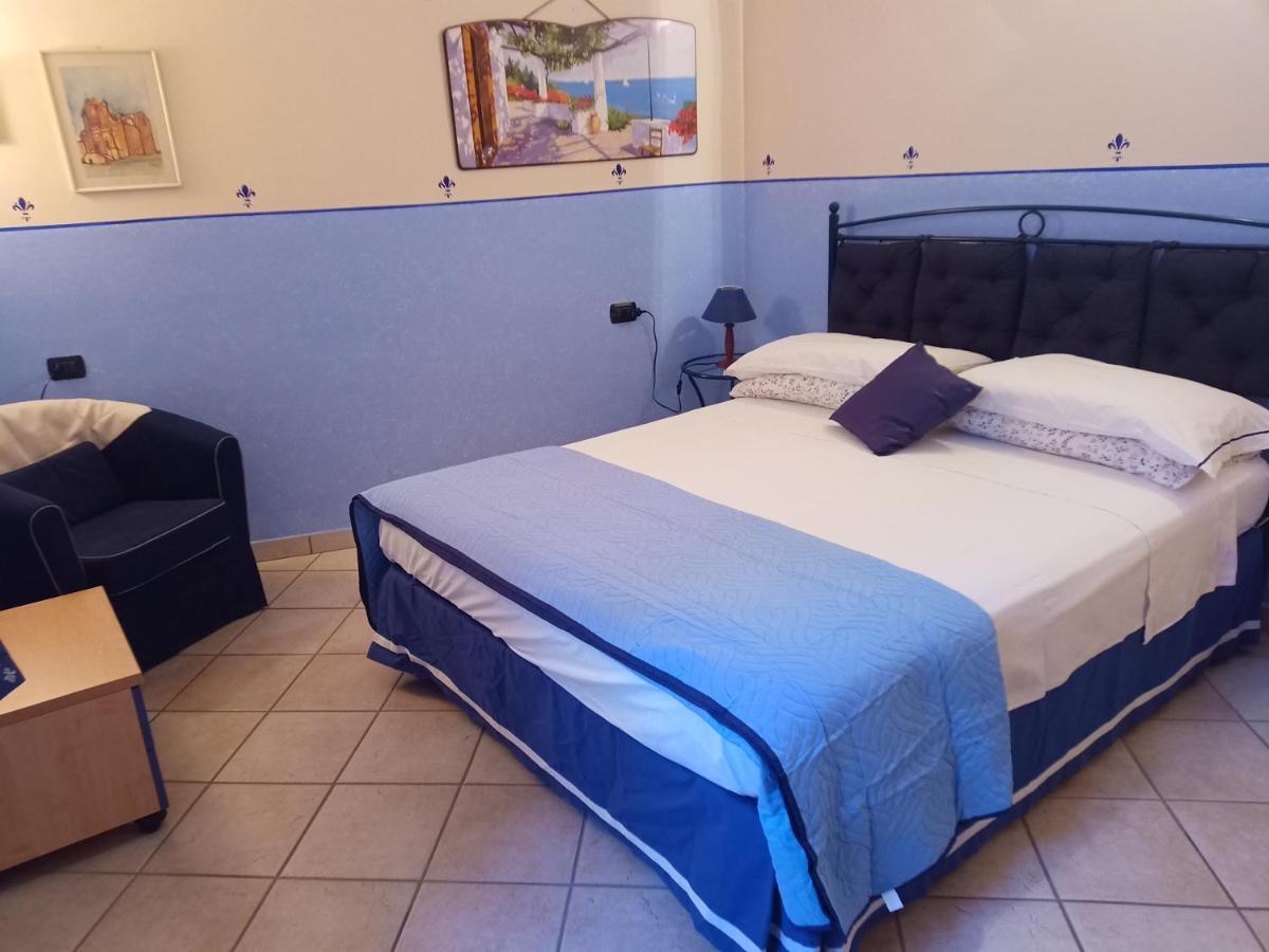 B&B Renzano bedrooms Salò Buitenkant foto