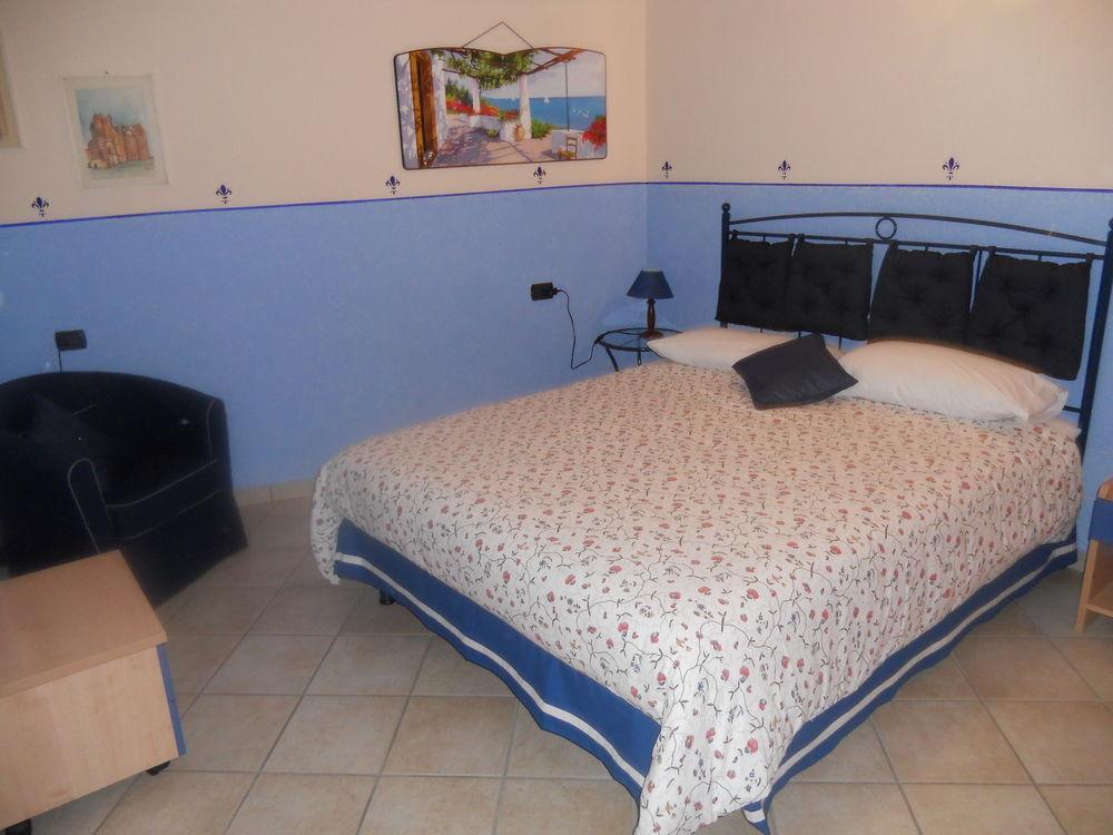 B&B Renzano bedrooms Salò Buitenkant foto