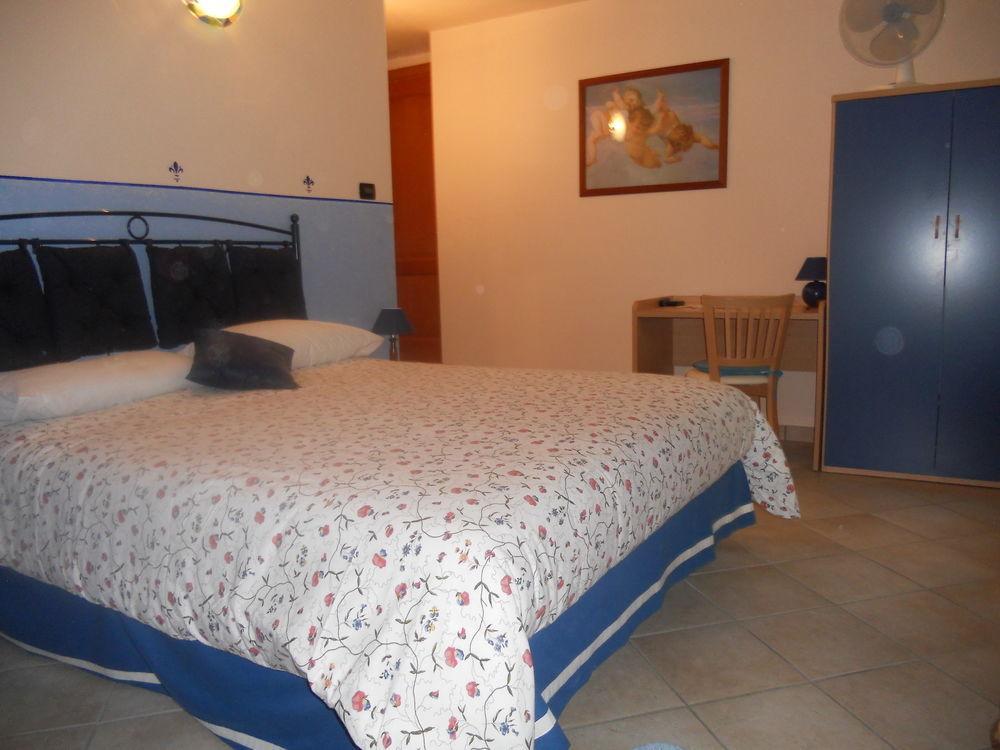 B&B Renzano bedrooms Salò Buitenkant foto